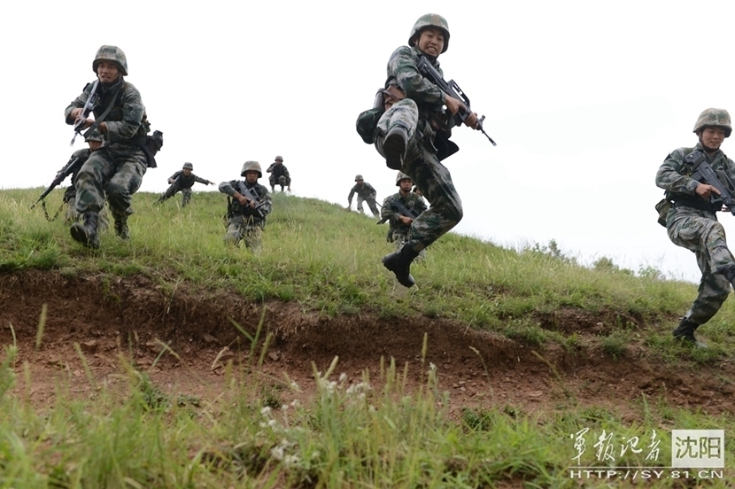 霸王别姬张国荣是扮演的梅兰芳吗